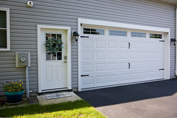 24/7 Emergency Garage Door Panel Replacement experts in Hewitt, NJ